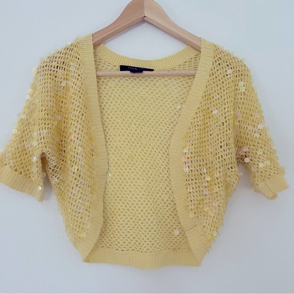 Wendy Hil Sweaters - Wendy Hil NWOT sequin knit shrug